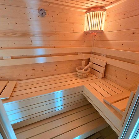 De Corner Van Zeeland Met Jacuzzi Sint Annaland Exteriér fotografie