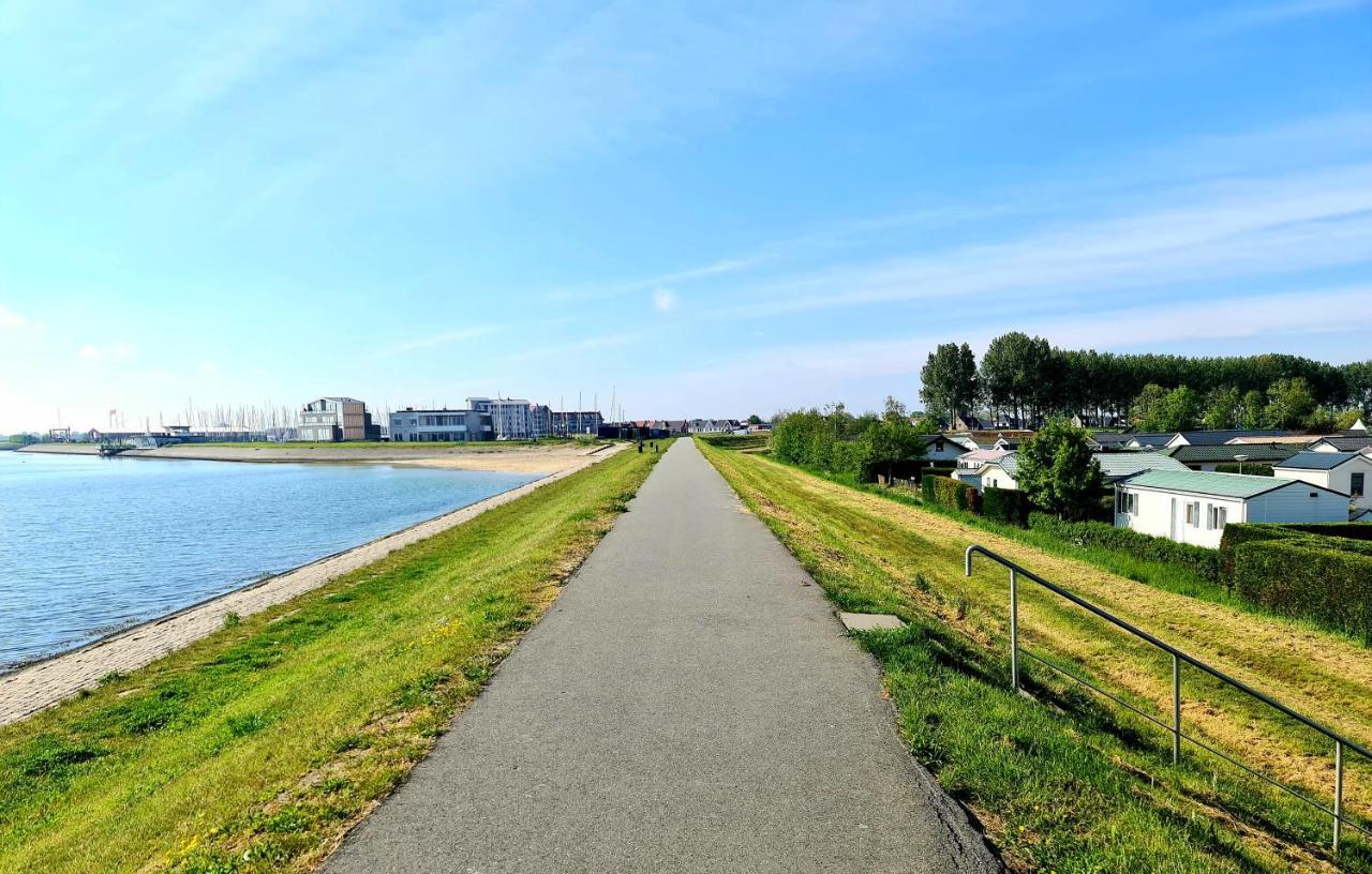 De Corner Van Zeeland Met Jacuzzi Sint Annaland Exteriér fotografie